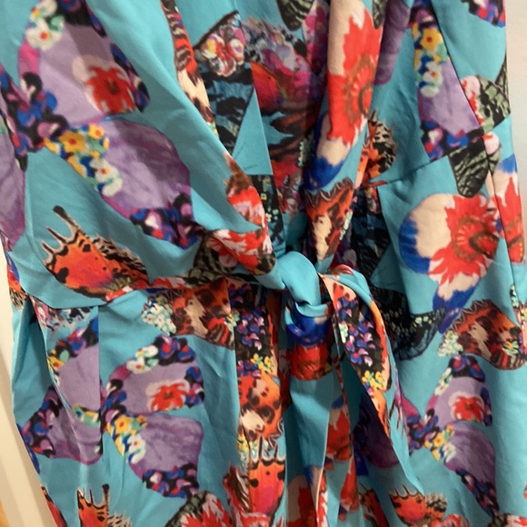 Cynthia Rowley Butterfly Print Romper Excellent condition women's 4 sexy v neck - Picture 4 of 10